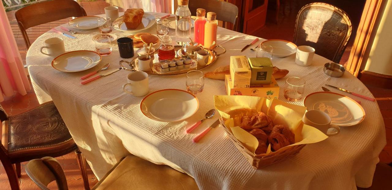 La Tour Noble Bed & Breakfast Saint-Saturnin  Dış mekan fotoğraf